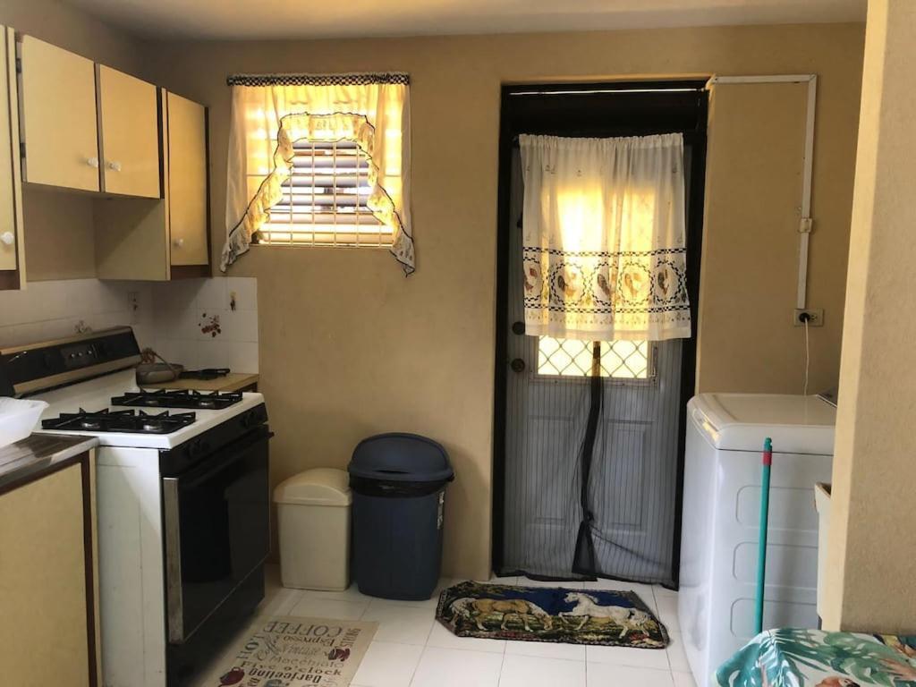 Donamae 2 Story Barbados House Vila Bridgetown Exterior foto